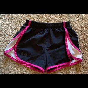 Under Armour Shorts (Youth Small- Girls)